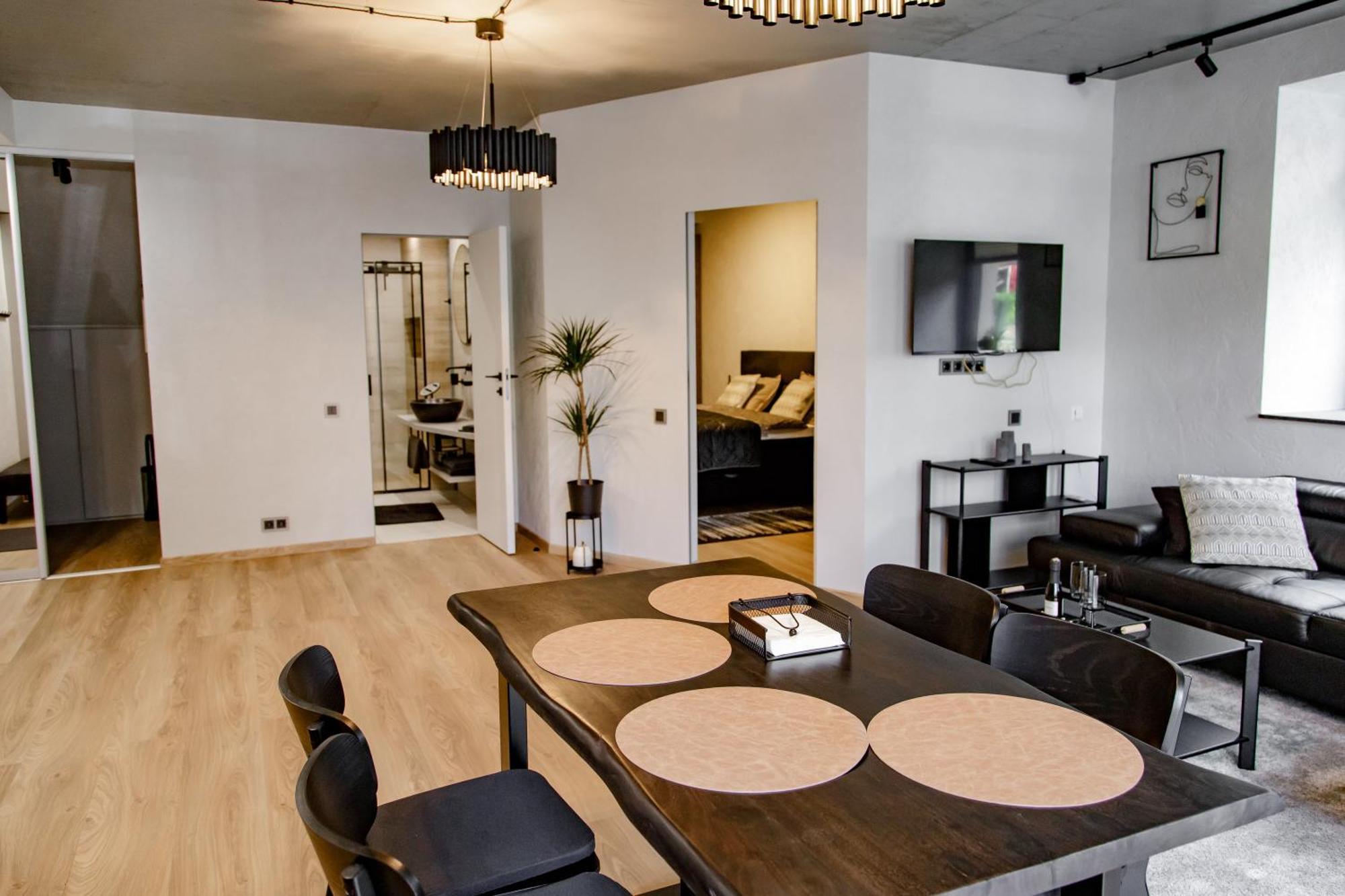 Hales Old Town Urban Apartments Вильнюс Экстерьер фото