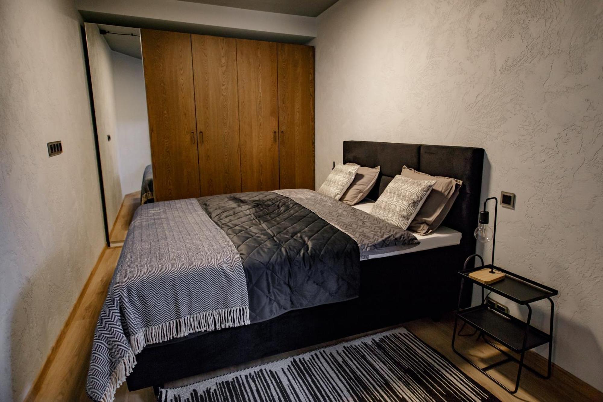 Hales Old Town Urban Apartments Вильнюс Экстерьер фото