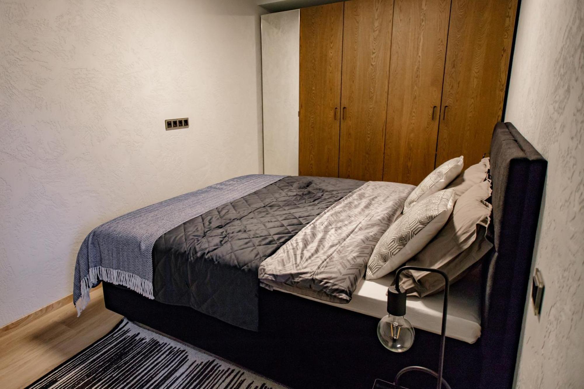 Hales Old Town Urban Apartments Вильнюс Номер фото