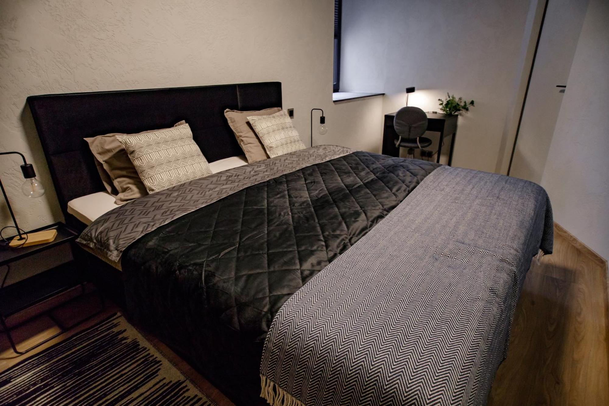 Hales Old Town Urban Apartments Вильнюс Экстерьер фото