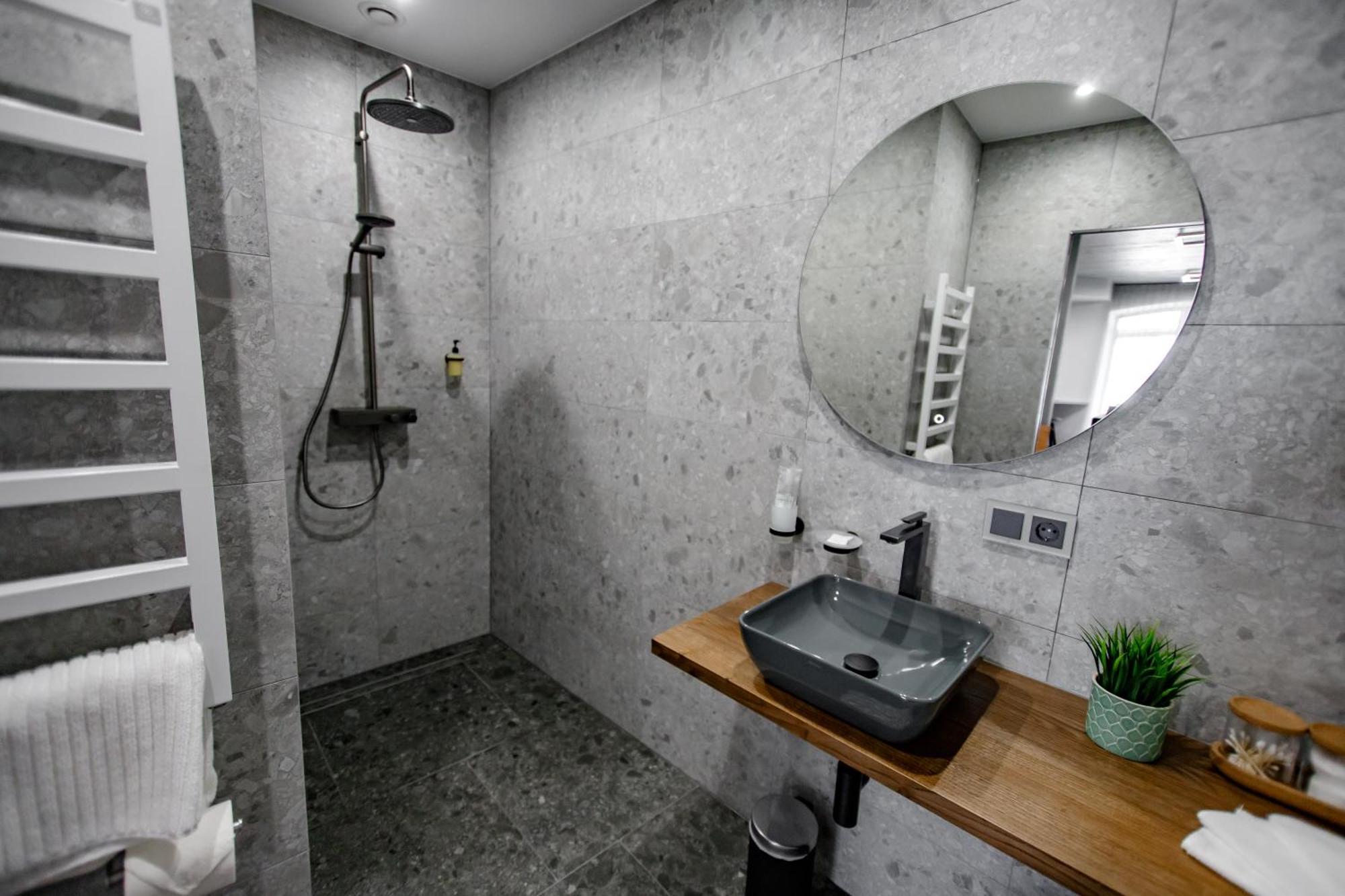 Hales Old Town Urban Apartments Вильнюс Экстерьер фото